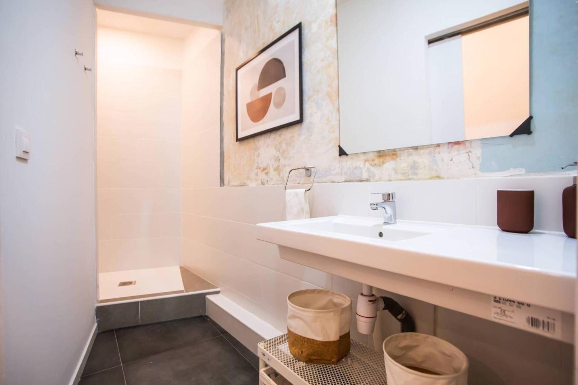 12ara1093- New & Spacious 3br Flat