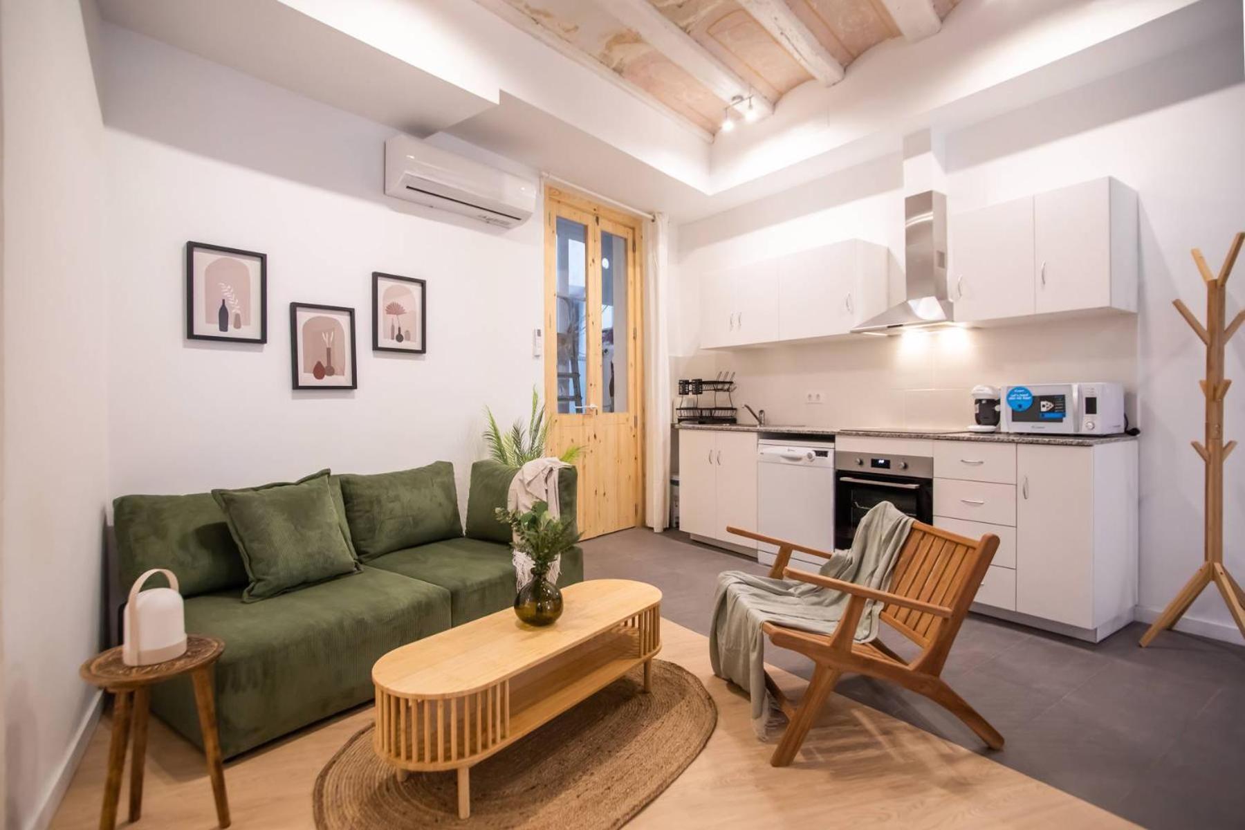 12ara1093- New & Spacious 3br Flat *